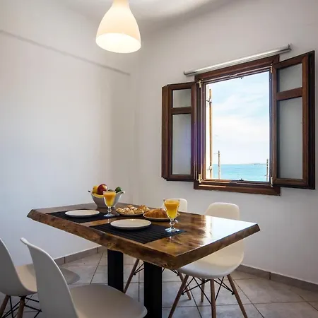 Salty Sea At Center Apartment